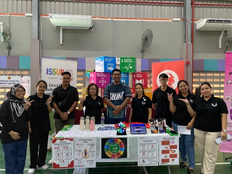 رکن پارلیمنٹ عزت مآب مورڈی بیمول کے ساتھ ایک گروپ فوٹو