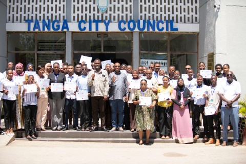 Group photo: Training participants and facililators 