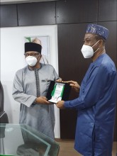 د روغتیا د محترم وزیر سره د آیساف د نایجیریا فصل ولسمشر